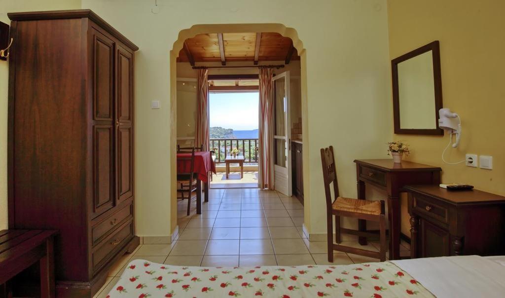 Pansion Nikos Appartement Patitírion Buitenkant foto